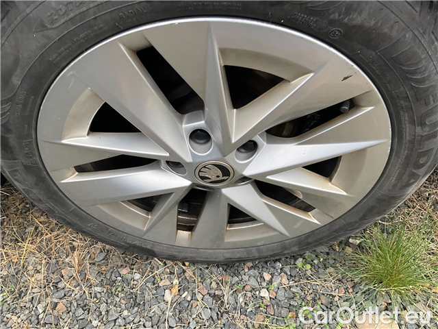  Skoda  Octavia  2.0TDI 85 Ambition AT #13