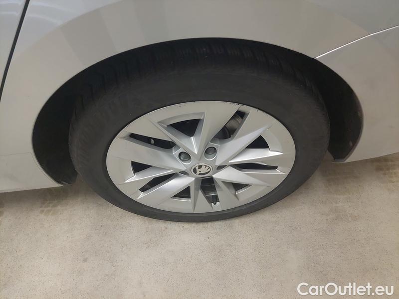  Skoda  Octavia  Lim. (NX3)(2020)  2.0TDI 85 Style 5d #9