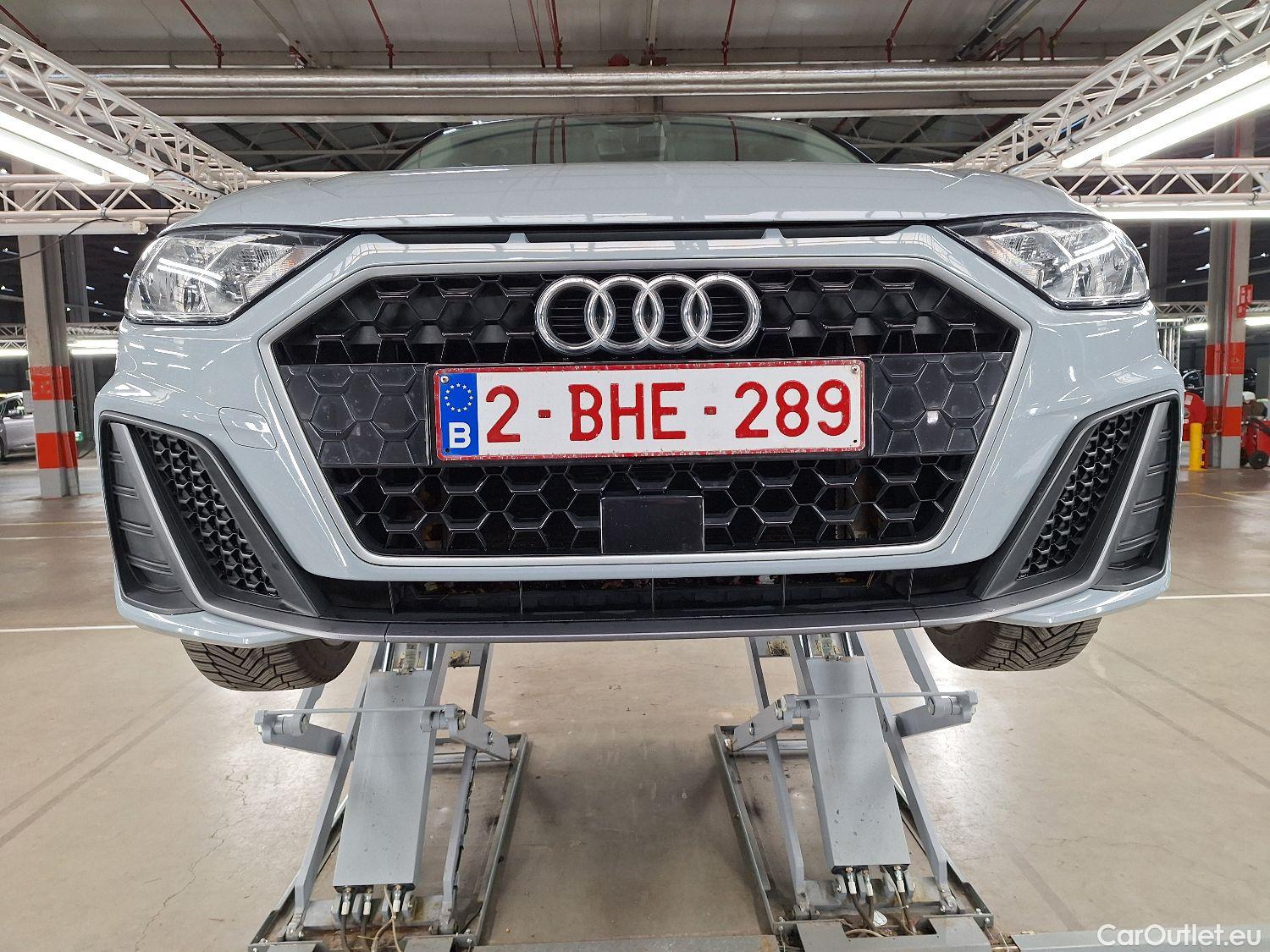  Audi  A1 Sportback Audi, A1 SB '18, Audi  1.0 30 TFSI 81kW S Line 5d #1