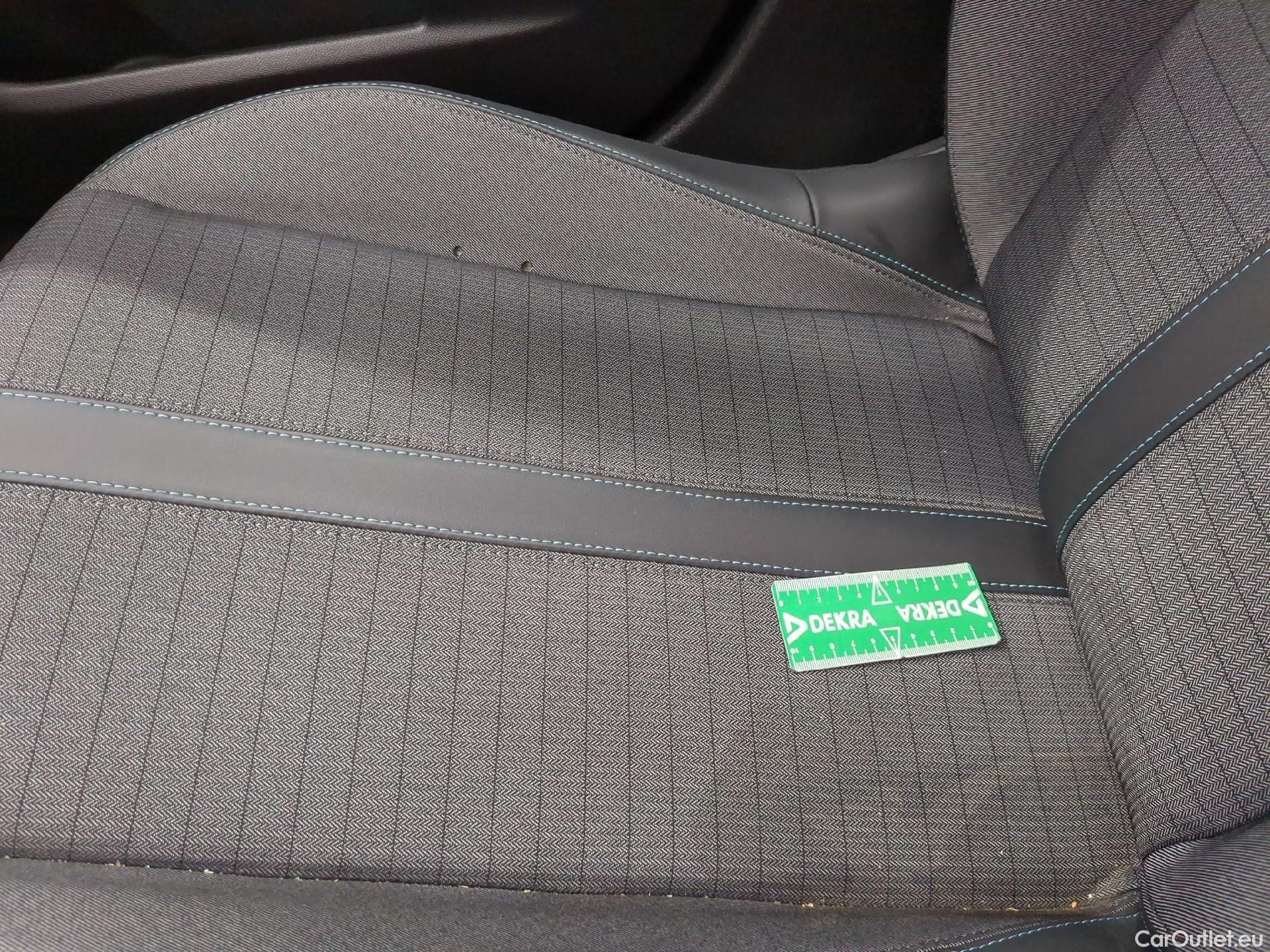  Peugeot  208  Allure 1.2 PureTech 130CV BVA8 E6d #1