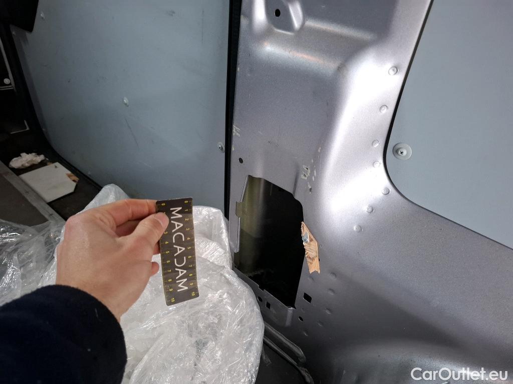  Peugeot  Expert  Fourgon Asphalt L3 2.0 HDi 120CV BVA8 E6d #17