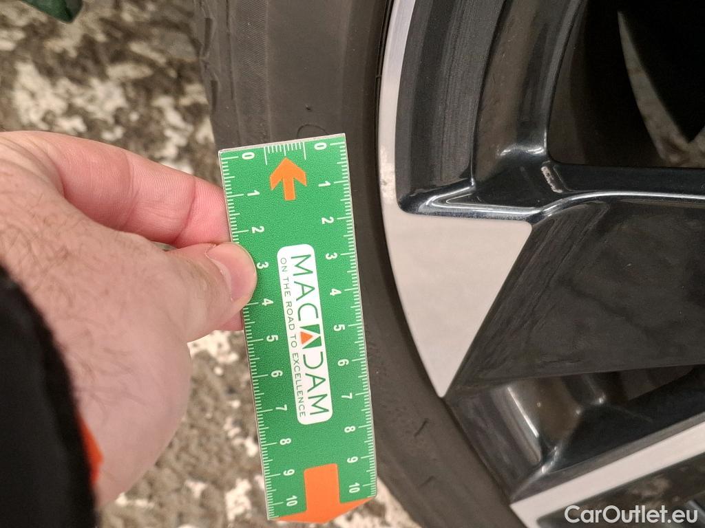  Peugeot  308  Allure Pack 1.2 PureTech 130CV BVA8 E6d #38