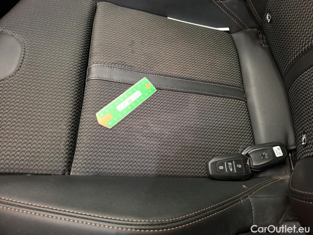  Peugeot  508 PEUGEOT  SW / 2018 / 5P / Break HYBRID 225 E-EAT8 GT #19