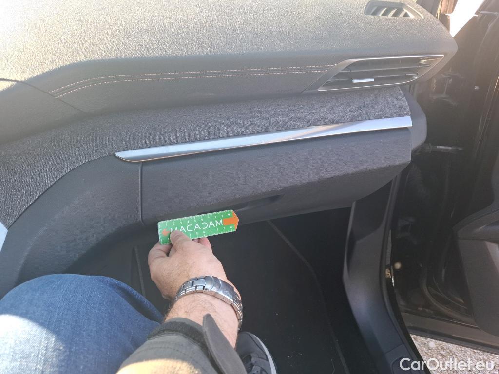  Peugeot  3008  GT Line 1.5 HDi 130CV BVA8 E6dT #27