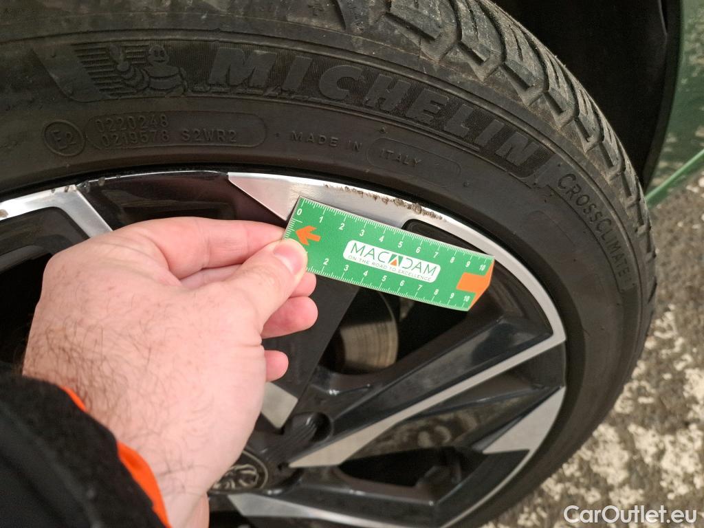  Peugeot  308  Allure Pack 1.2 PureTech 130CV BVA8 E6d #19