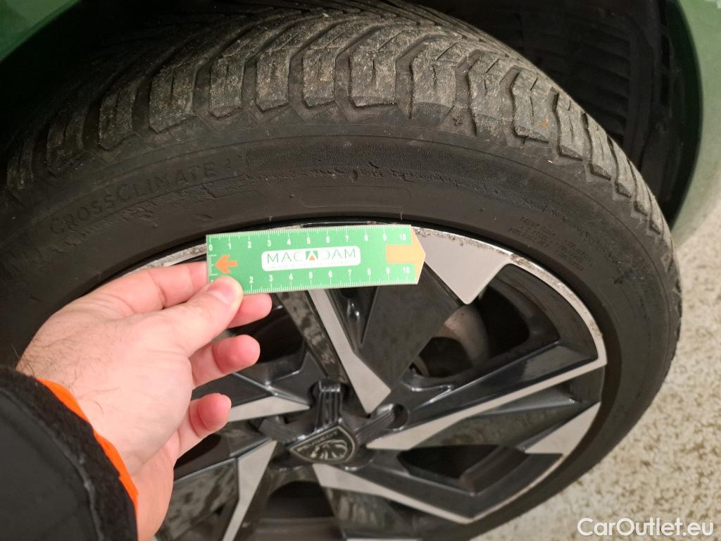  Peugeot  308  Allure Pack 1.2 PureTech 130CV BVA8 E6d #15