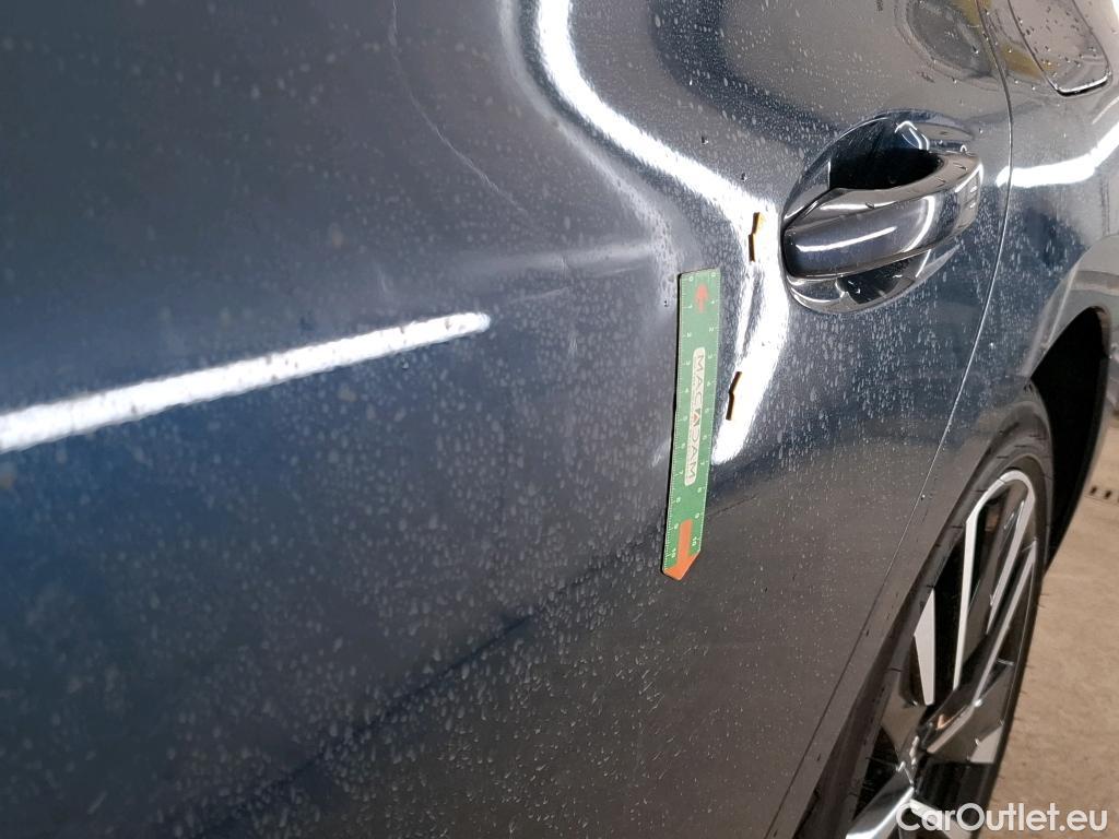  Peugeot  508 PEUGEOT  SW / 2018 / 5P / Break HYBRID 225 E-EAT8 GT #17