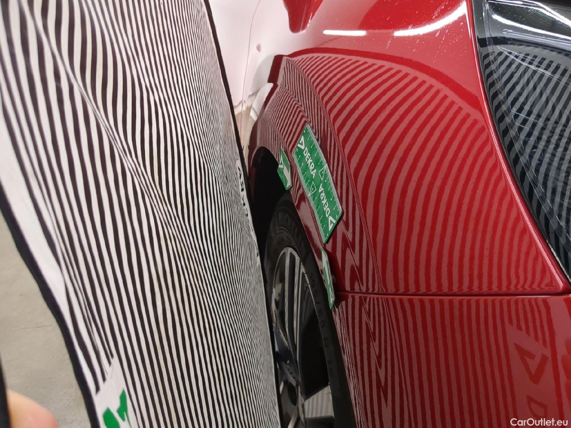  Peugeot  208  Allure 1.2 PureTech 130CV BVA8 E6d #15