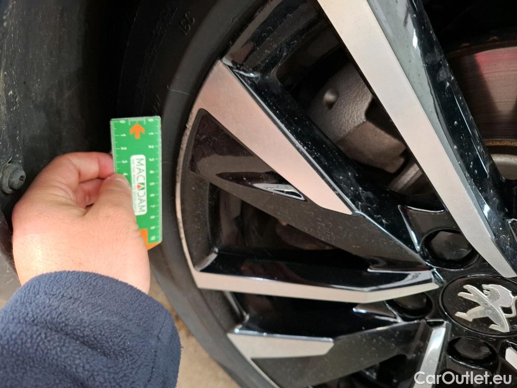  Peugeot  508 PEUGEOT  SW / 2018 / 5P / Break HYBRID 225 E-EAT8 GT #15