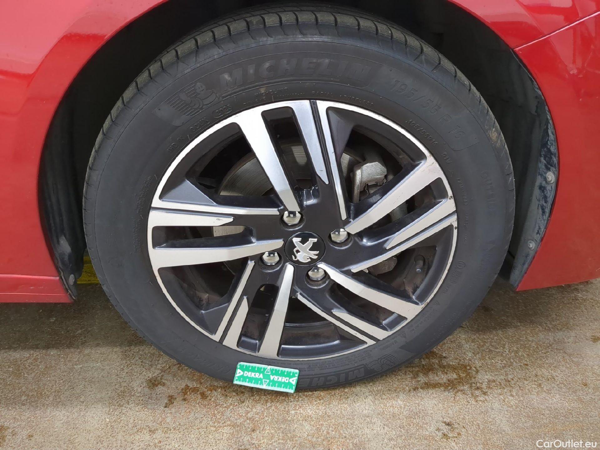  Peugeot  208  Allure 1.2 PureTech 130CV BVA8 E6d #4