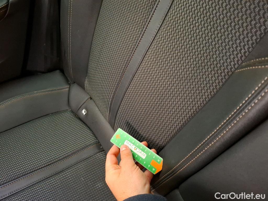  Peugeot  508 PEUGEOT  SW / 2018 / 5P / Break HYBRID 225 E-EAT8 GT #21