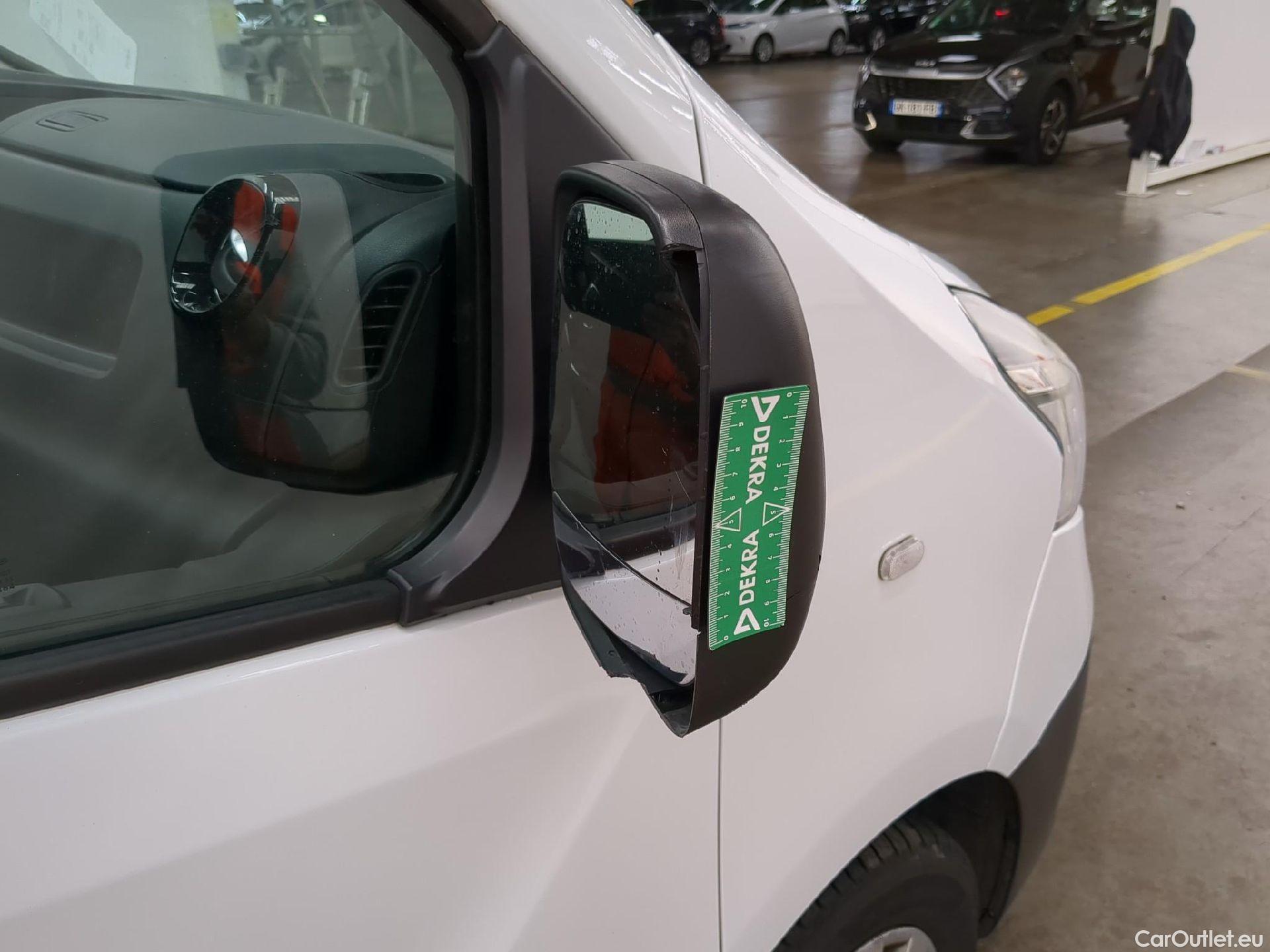  Renault  Trafic RENAULT  / 2019 / 4P / Fourgon tole FG GCF L1H1 1200 Energy dCi 145 BVA #17