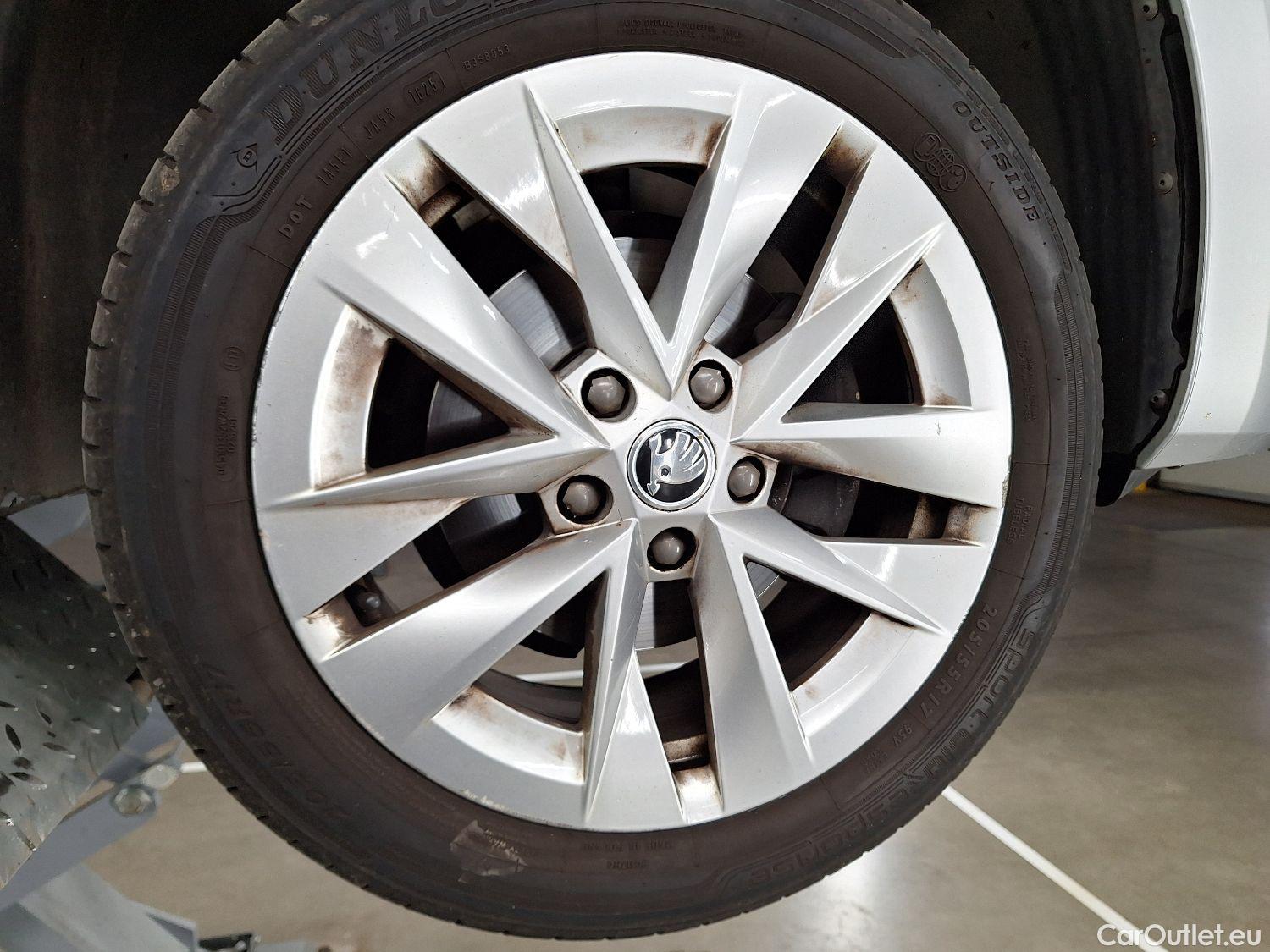  Skoda  Octavia Skoda,  Combi '20, Skoda  Combi 2.0 CRTDI 110kW DSG7 Style 5d #1