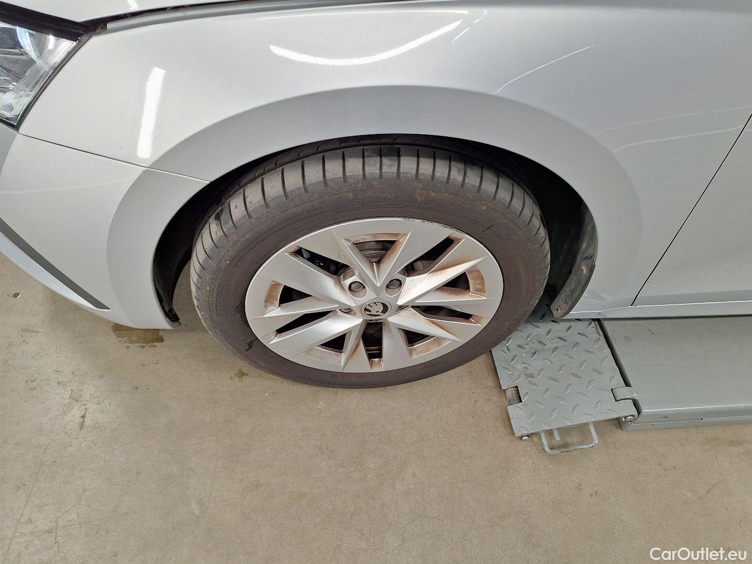  Skoda  Octavia Skoda,  Combi '20, Skoda  Combi 2.0 CRTDI 110kW DSG7 Style 5d #71