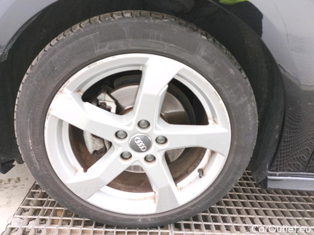  Audi  A3 AUDI  5p 3G berlina con portón sport edition 2.0 TDI S tronic Sportback #13