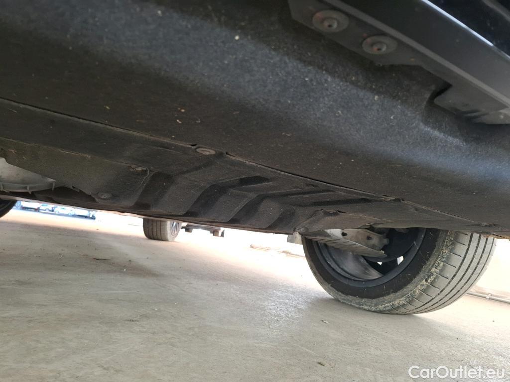  Audi  Q8 AUDI  Sportback e-tron / 2022 / 5P / SUV 55 Quattro Avus #3