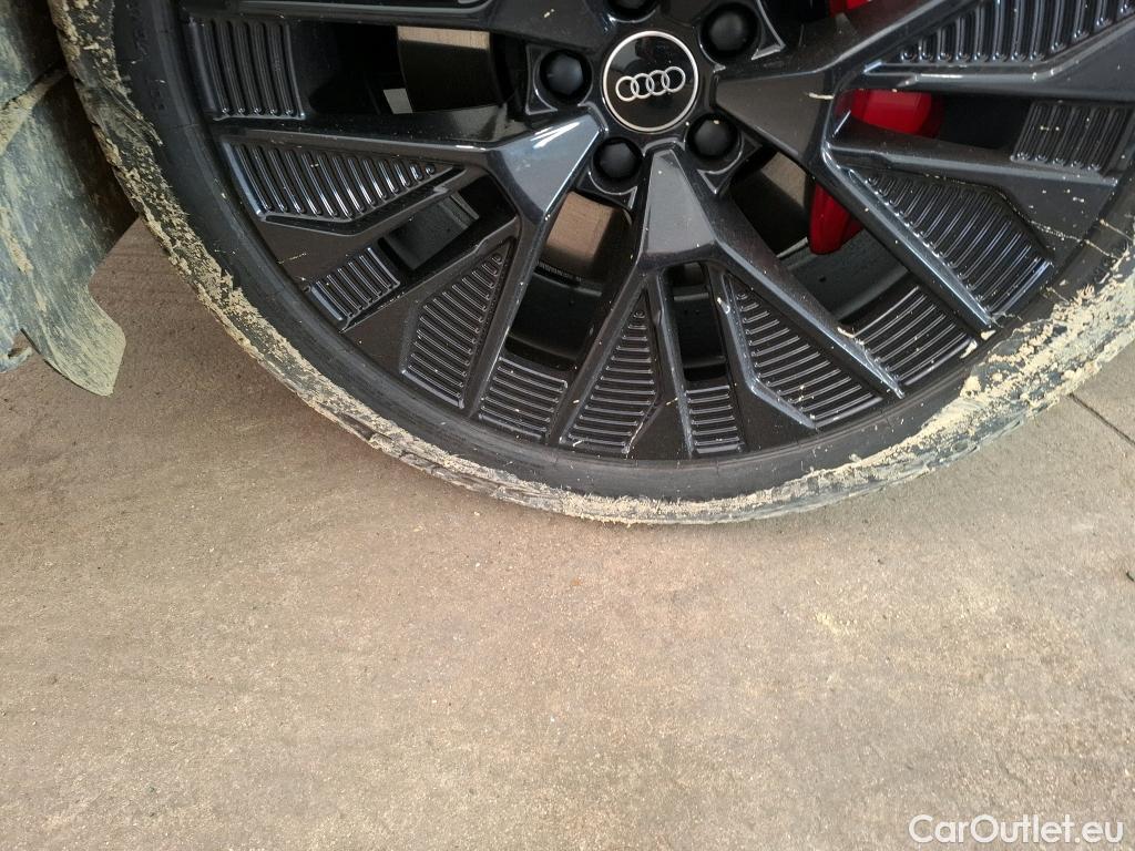  Audi  Q8 AUDI  Sportback e-tron / 2022 / 5P / SUV 55 Quattro Avus #6