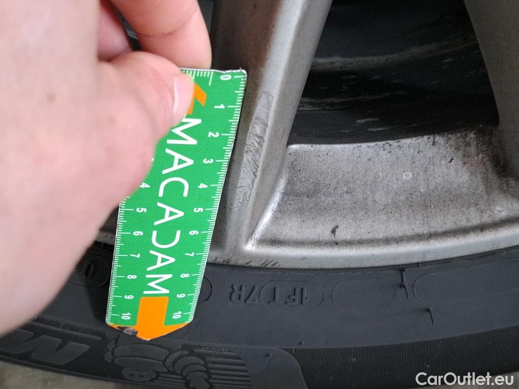  Bmw  Serie 2 BMW  Gran Tourer / 2018 / 5P / monospace 216d Business Design DKG7 #32