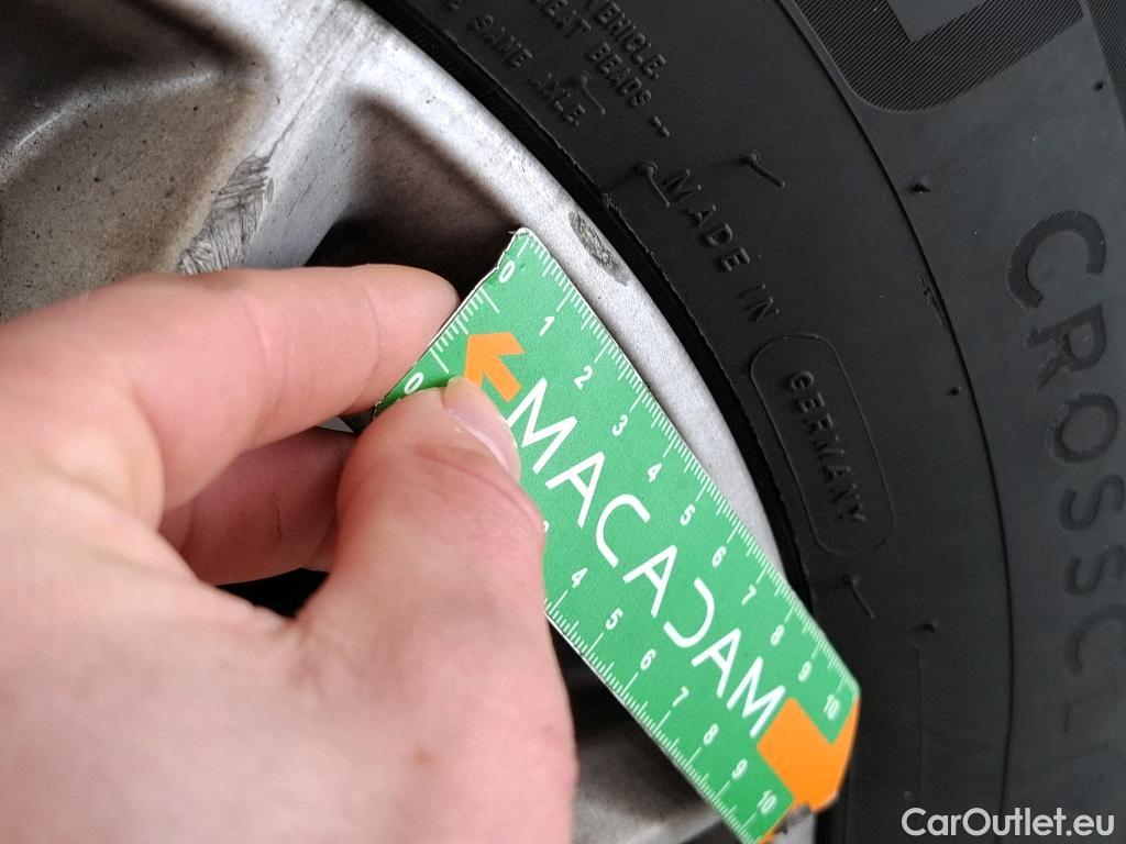  Bmw  Serie 2 BMW  Gran Tourer / 2018 / 5P / monospace 216d Business Design DKG7 #29