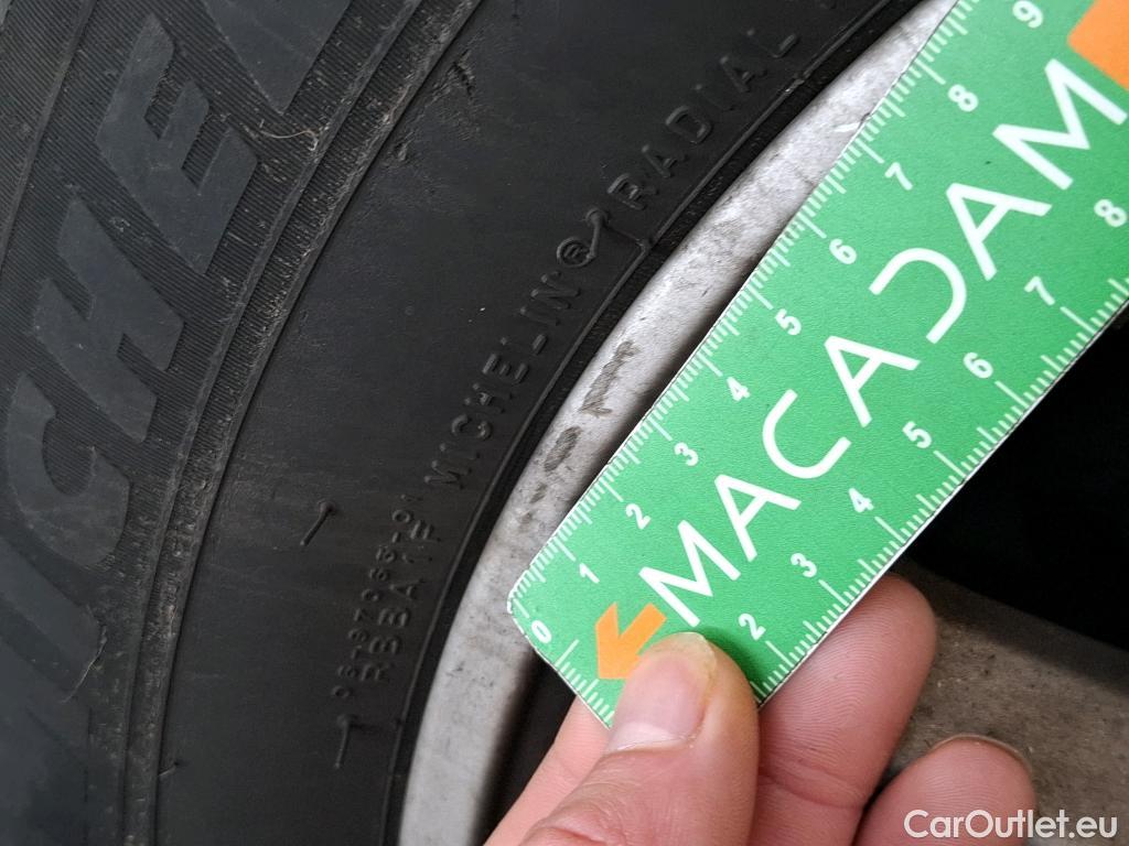  Bmw  Serie 2 BMW  Gran Tourer / 2018 / 5P / monospace 216d Business Design DKG7 #37