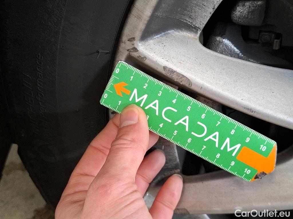  Bmw  Serie 2 BMW  Gran Tourer / 2018 / 5P / monospace 216d Business Design DKG7 #18