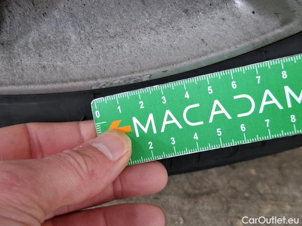  Bmw  Serie 2 BMW  Gran Tourer / 2018 / 5P / monospace 216d Business Design DKG7 #40