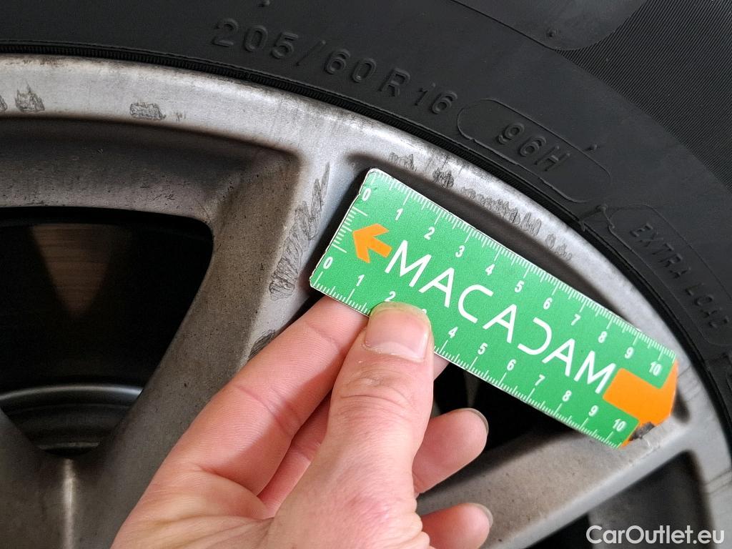  Bmw  Serie 2 BMW  Gran Tourer / 2018 / 5P / monospace 216d Business Design DKG7 #16