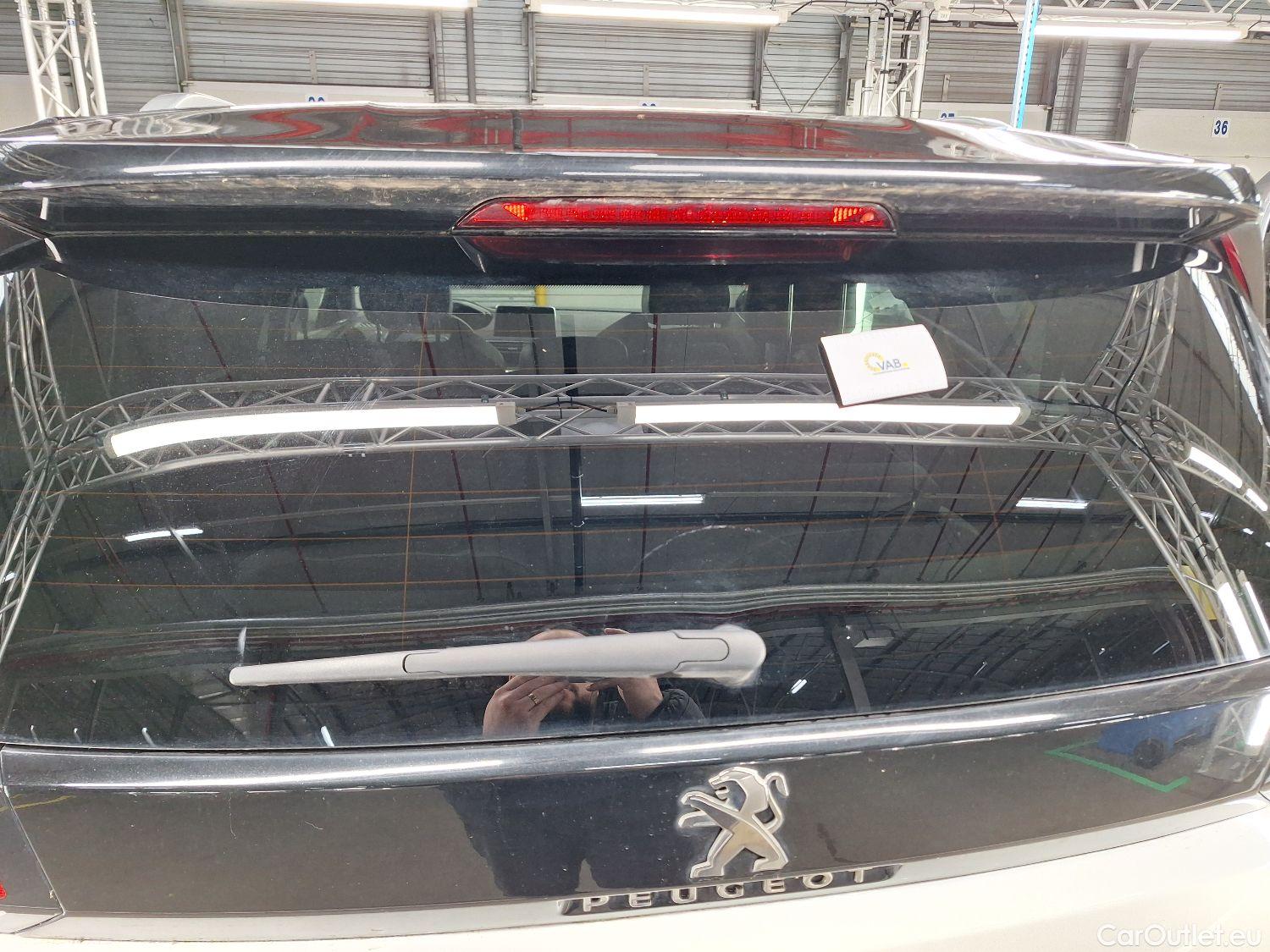  Peugeot  5008 Peugeot,  '16, Peugeot  1.5 BlueHDi 96kW S&S EAT8 GT Line 5d 7pl #27