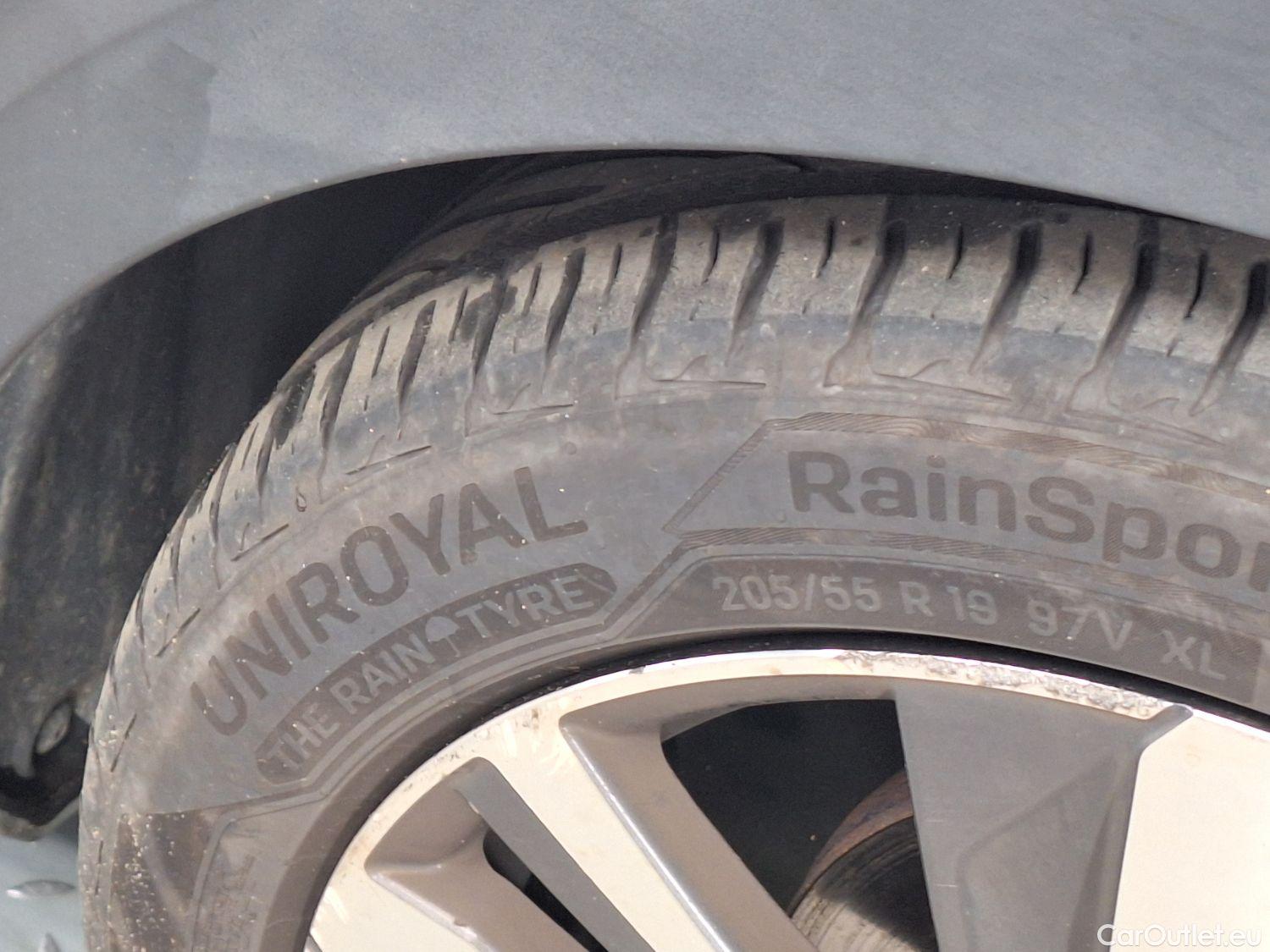  Peugeot  5008 Peugeot,  '16, Peugeot  1.5 BlueHDi 96kW S&S EAT8 GT Line 5d 7pl #41