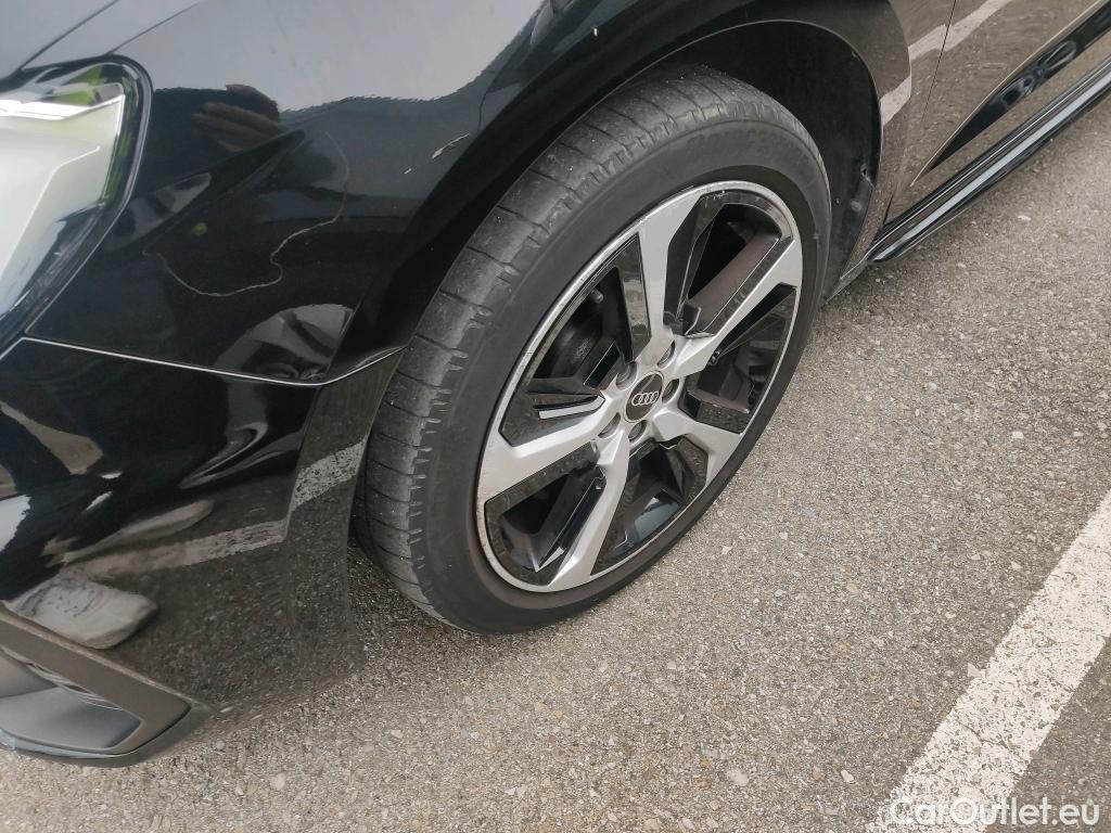  Audi  A1 Sportback AUDI A1 / 2018 / 5P / berlina con portón Sportback Adrenalin 30 TFSI 81kW (110CV)(SP) #1