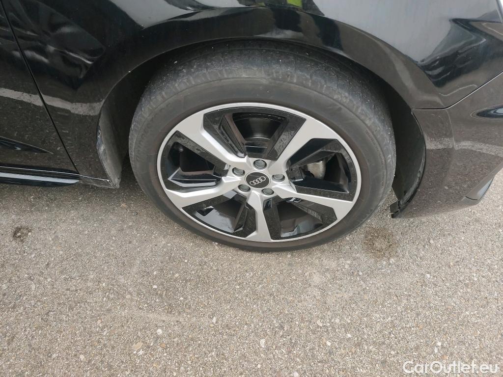  Audi  A1 Sportback AUDI A1 / 2018 / 5P / berlina con portón Sportback Adrenalin 30 TFSI 81kW (110CV)(SP) #13