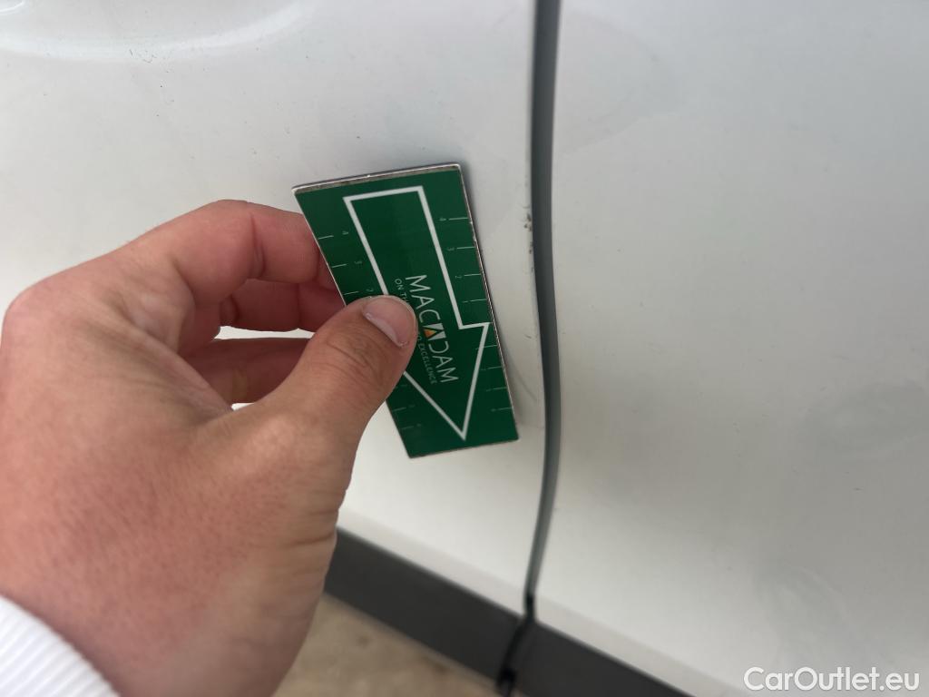  Renault  Kadjar RENAULT  / 2019 / 5P / crossover Zen GPF TCe 103kW (140CV) EDC #8