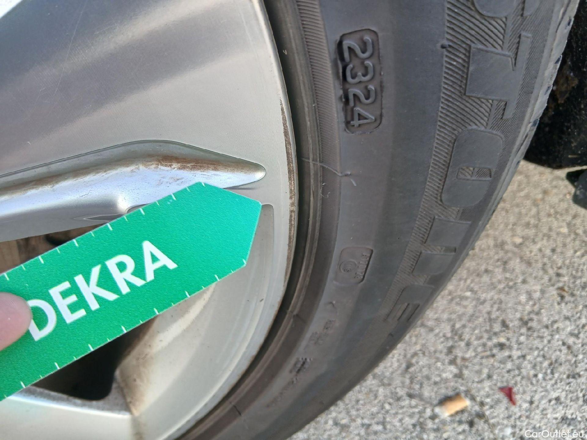  Audi  Q5 AUDI  / 2016 / 5P / todoterreno S line 40 TDI 140kW quattro S tronic #3