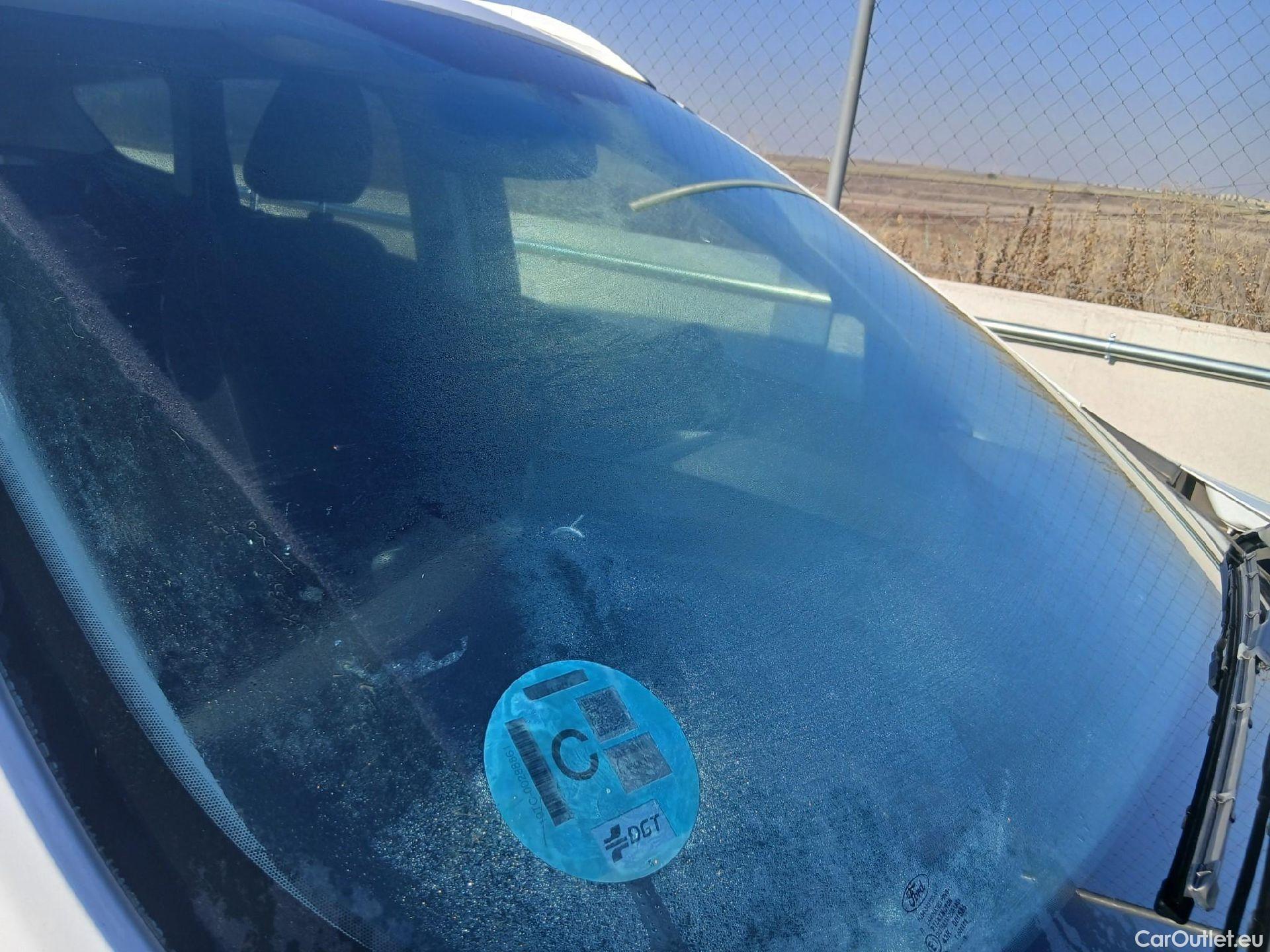  Ford  Kuga FORD  / 2016 / 5P / todoterreno 1.5 EcoBoost 88kW 4x2 Trend+ (CX) #3