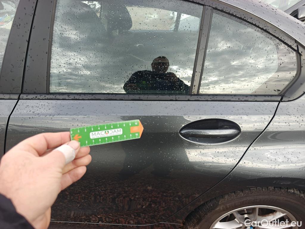  Bmw  Serie 3 BMW  / 2018 / 4P / sedán 318d Auto. #15