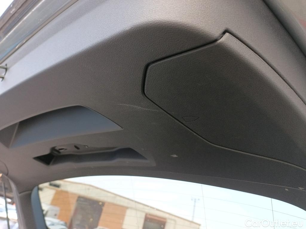  Bmw  Serie 1 BMW  / 2019 / 5P / berlina con portón 118i Corporate Auto. (AC2) #12