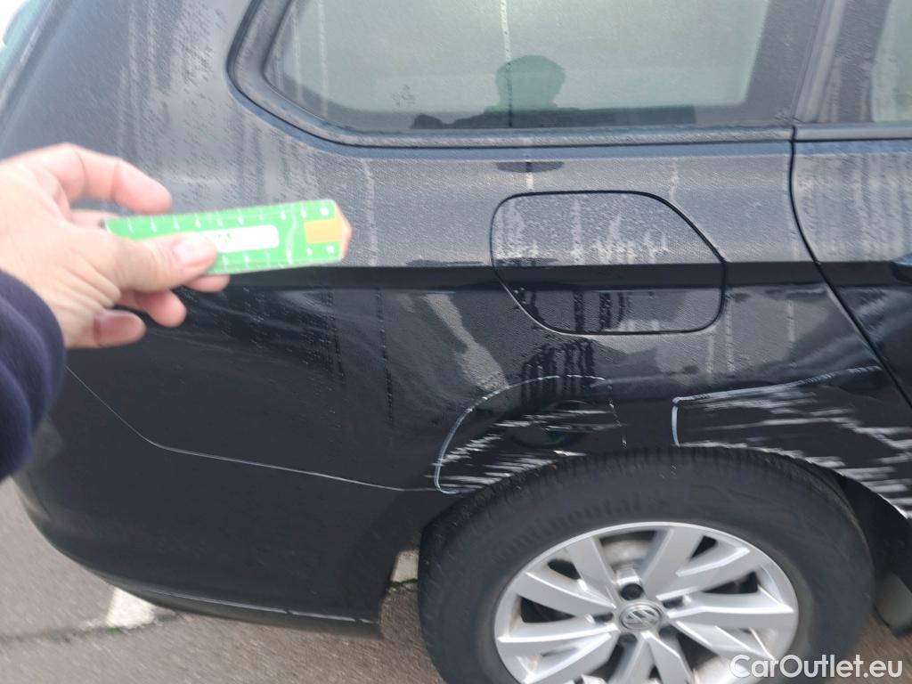  Volkswagen  Passat VOLKSWAGEN  / 2019 / 5P / familiar Variant Business 2.0 TDI 110kW #1