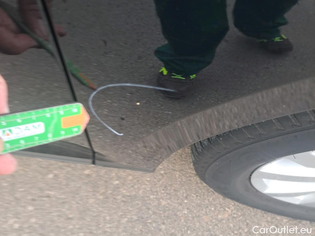  Volkswagen  Passat VOLKSWAGEN  / 2019 / 5P / familiar Variant Business 2.0 TDI 110kW #27