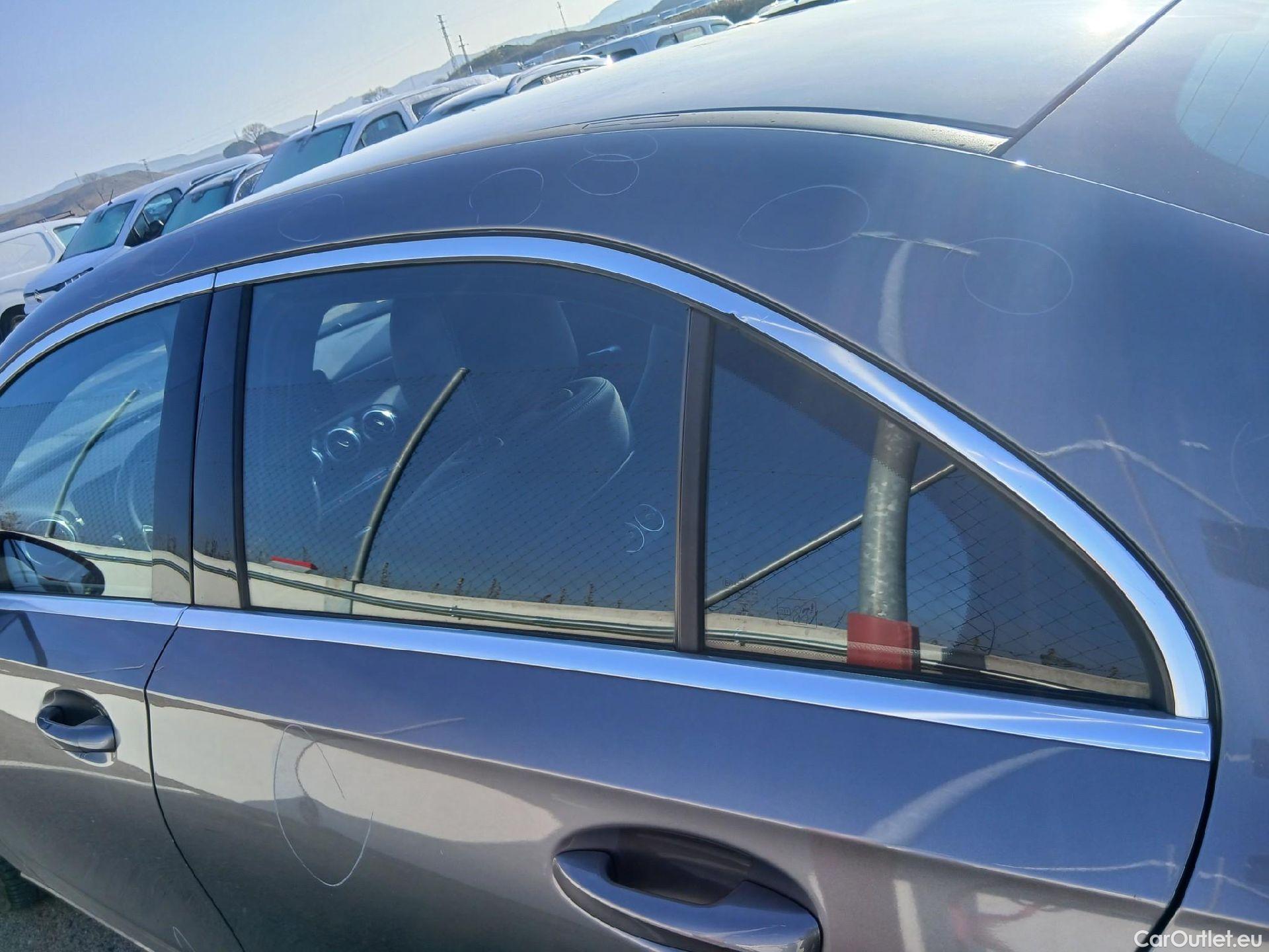  Mercedes  A-Klasse MERCEDES-BENZ Clase A / 2018 / 4P / sedán Sedán A 250 e #33