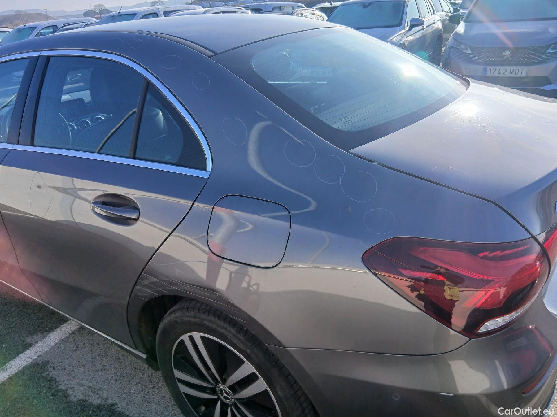  Mercedes  A-Klasse MERCEDES-BENZ Clase A / 2018 / 4P / sedán Sedán A 250 e #25