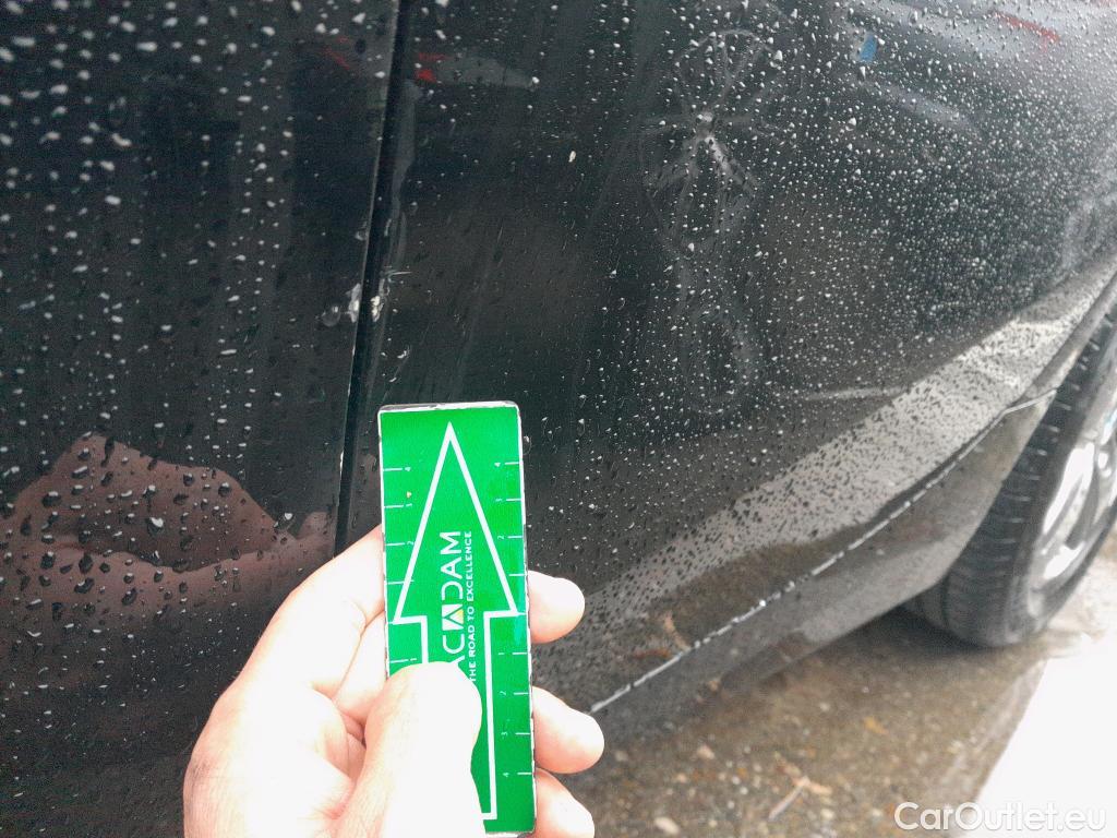  Bmw  Serie 1 BMW  / 2019 / 5P / berlina con portón 116d Corporate Auto. #2