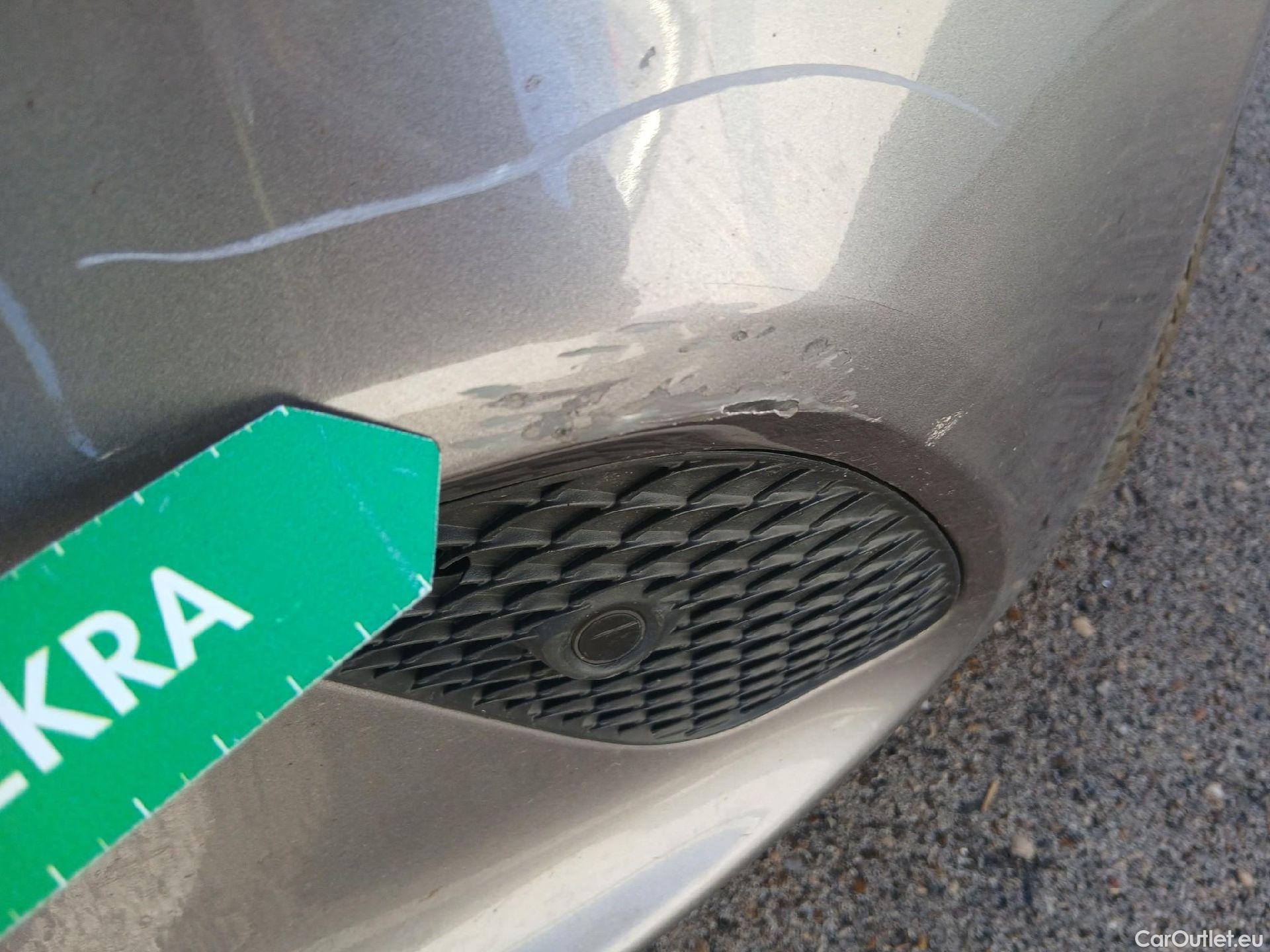  Mercedes  A-Klasse MERCEDES-BENZ Clase A / 2018 / 4P / sedán Sedán A 250 e #9