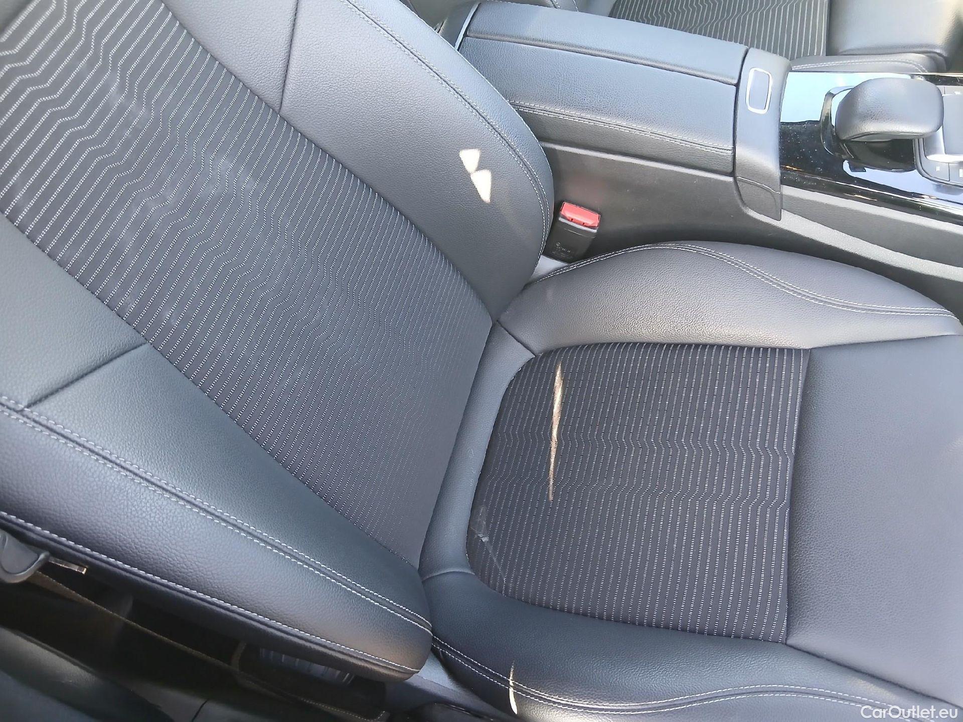  Mercedes  A-Klasse MERCEDES-BENZ Clase A / 2018 / 4P / sedán Sedán A 250 e #57