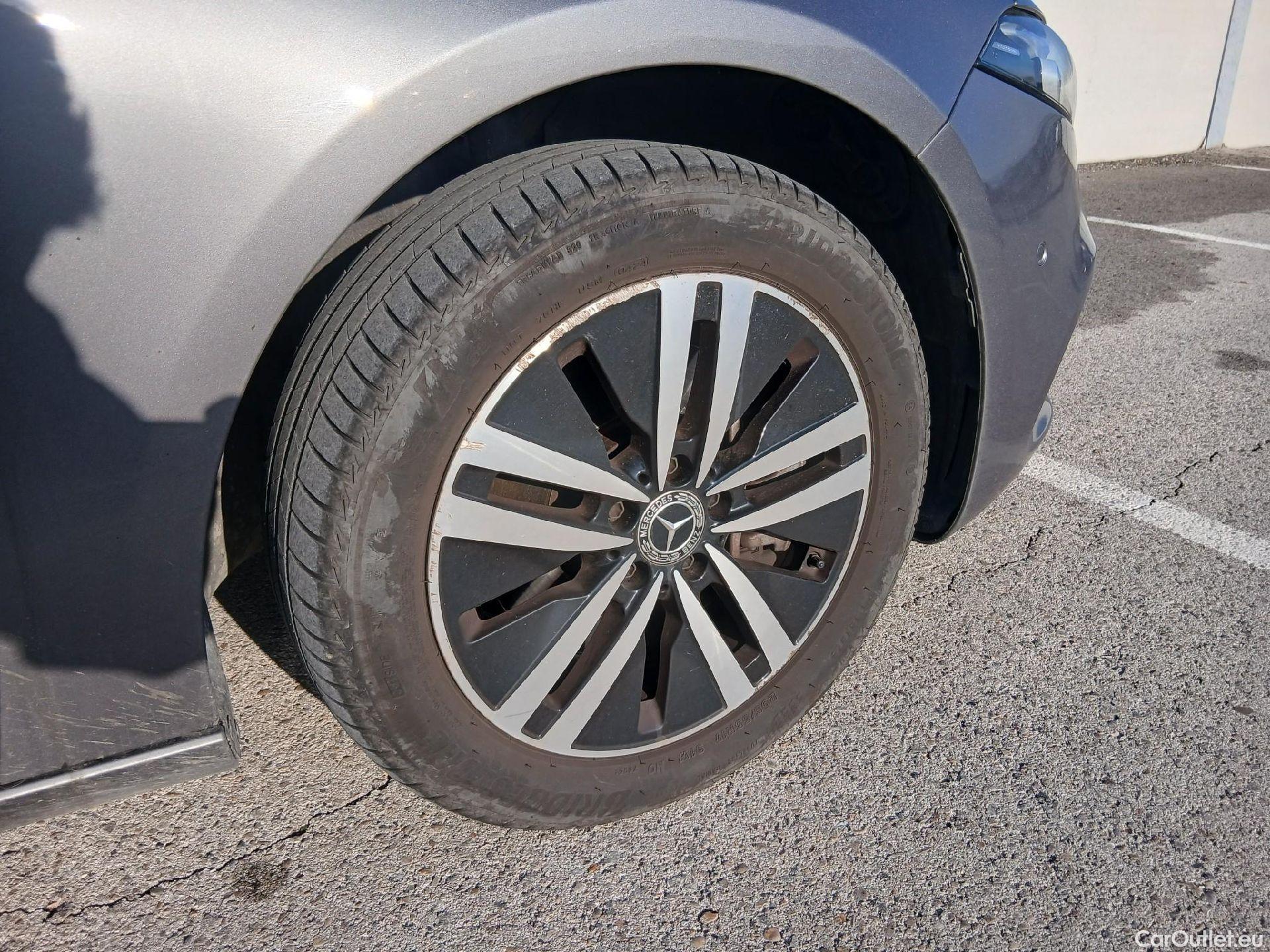  Mercedes  A-Klasse MERCEDES-BENZ Clase A / 2018 / 4P / sedán Sedán A 250 e #50