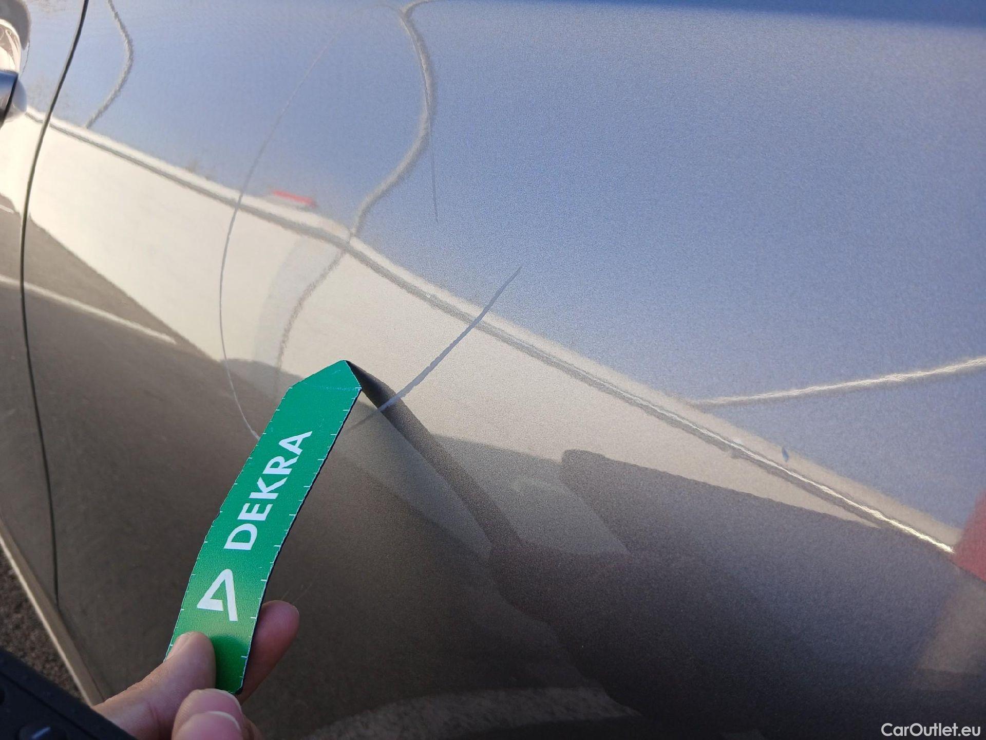  Mercedes  A-Klasse MERCEDES-BENZ Clase A / 2018 / 4P / sedán Sedán A 250 e #24