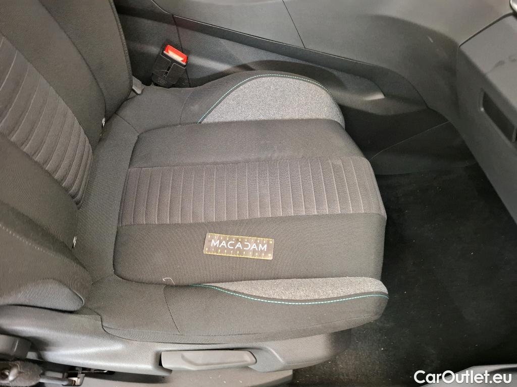  Peugeot  3008  II Active Pack 1.2 PureTech 130CV BVA8 E6d #17