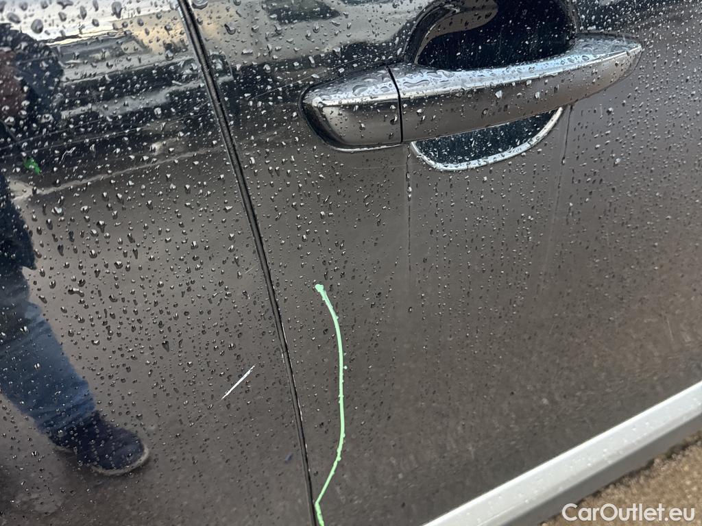  Peugeot  2008 PEUGEOT  / 2019 / 5P / todoterreno GT Pack Puretech 130 S&S EAT8 #17