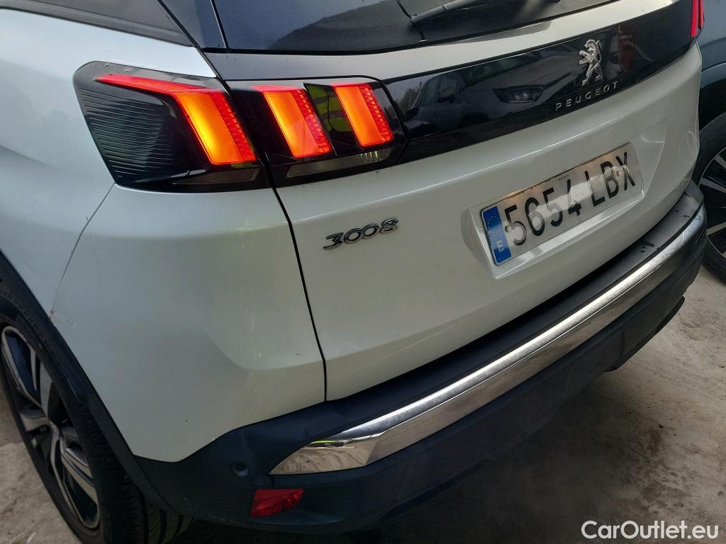  Peugeot  3008 PEUGEOT  / 2016 / 5P / todoterreno Allure BlueHDi 96kW (130CV) S&S EAT8 #18