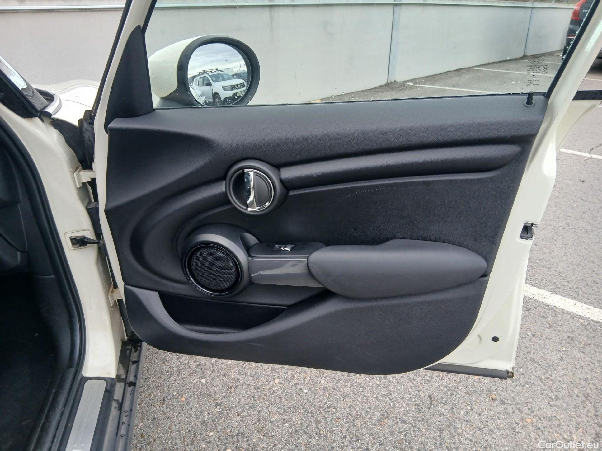  Mini  Cooper MINI MINI / 2014 / 5P / berlina con portón ONE 5 PUERTAS (CX) #50