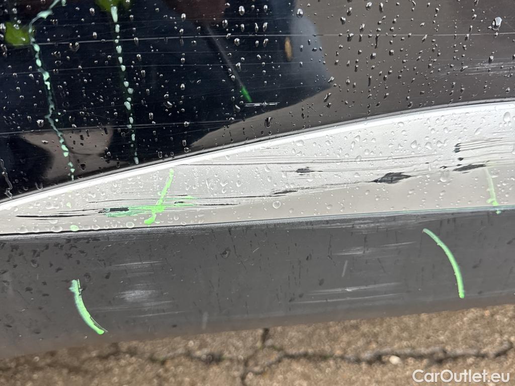  Peugeot  2008 PEUGEOT  / 2019 / 5P / todoterreno GT Pack Puretech 130 S&S EAT8 #39